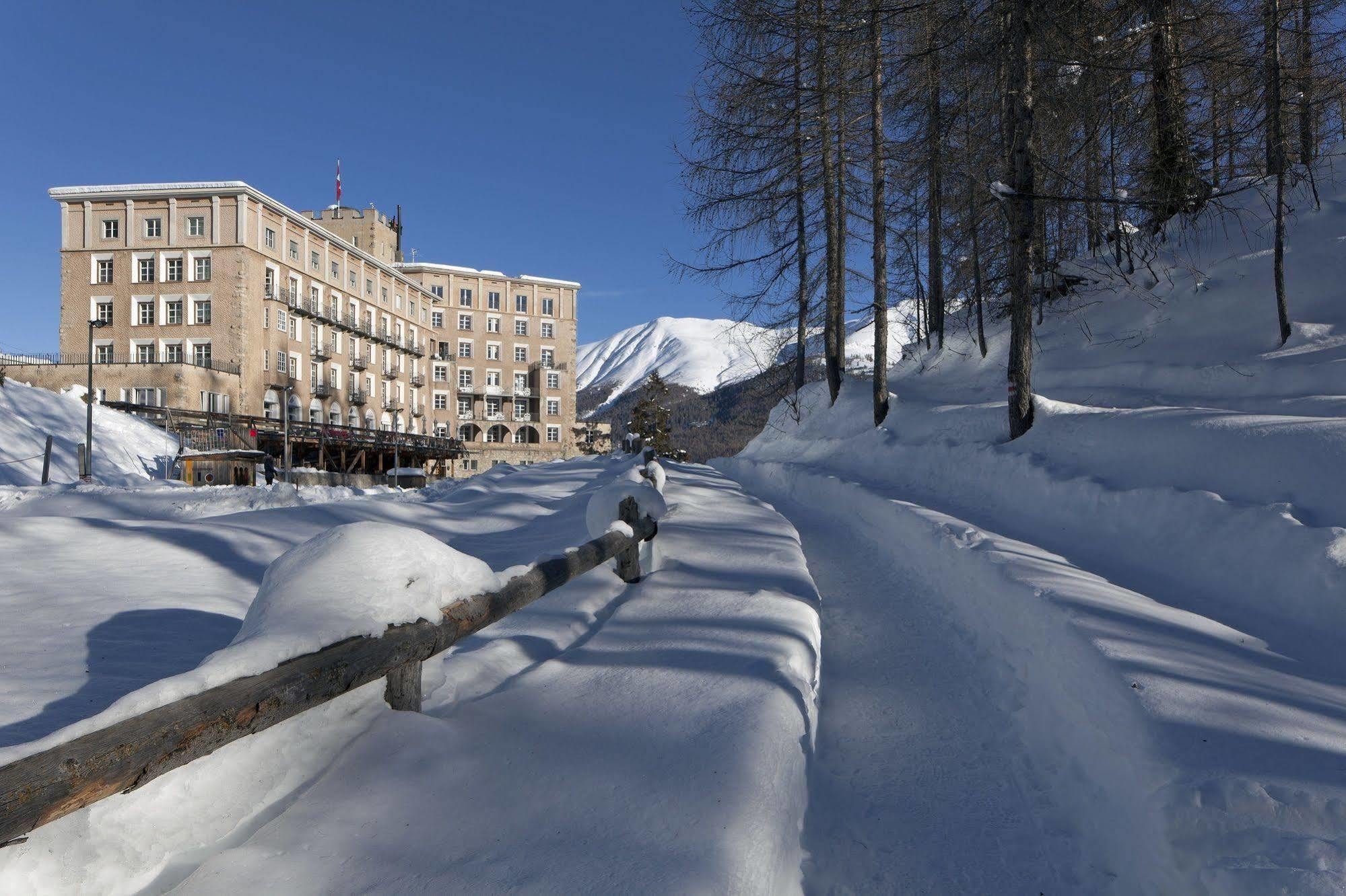 Hotel Castell ツオウ エクステリア 写真